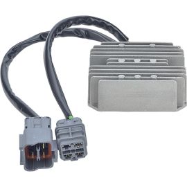 RÉGULATEUR  DE VOLTAGE